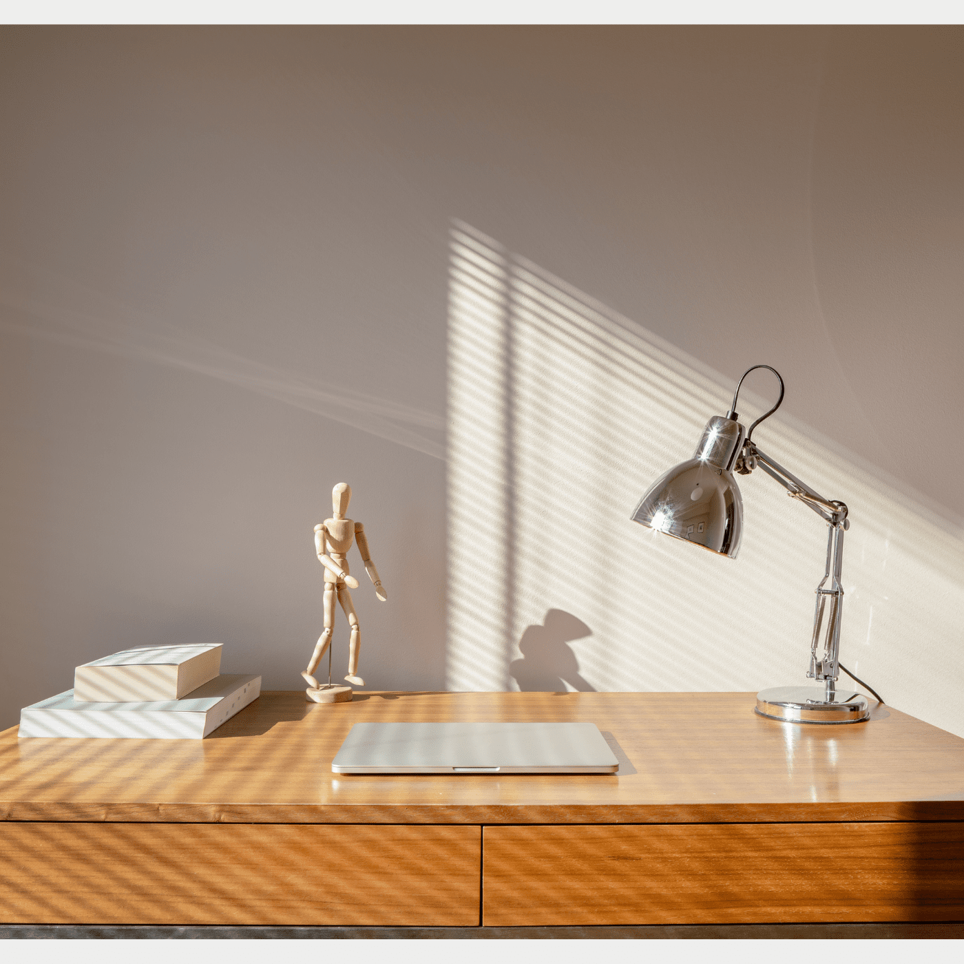 Bureaux vieillissants : faut-il vraiment tout remplacer pour être responsable ? - Ethic Atelier