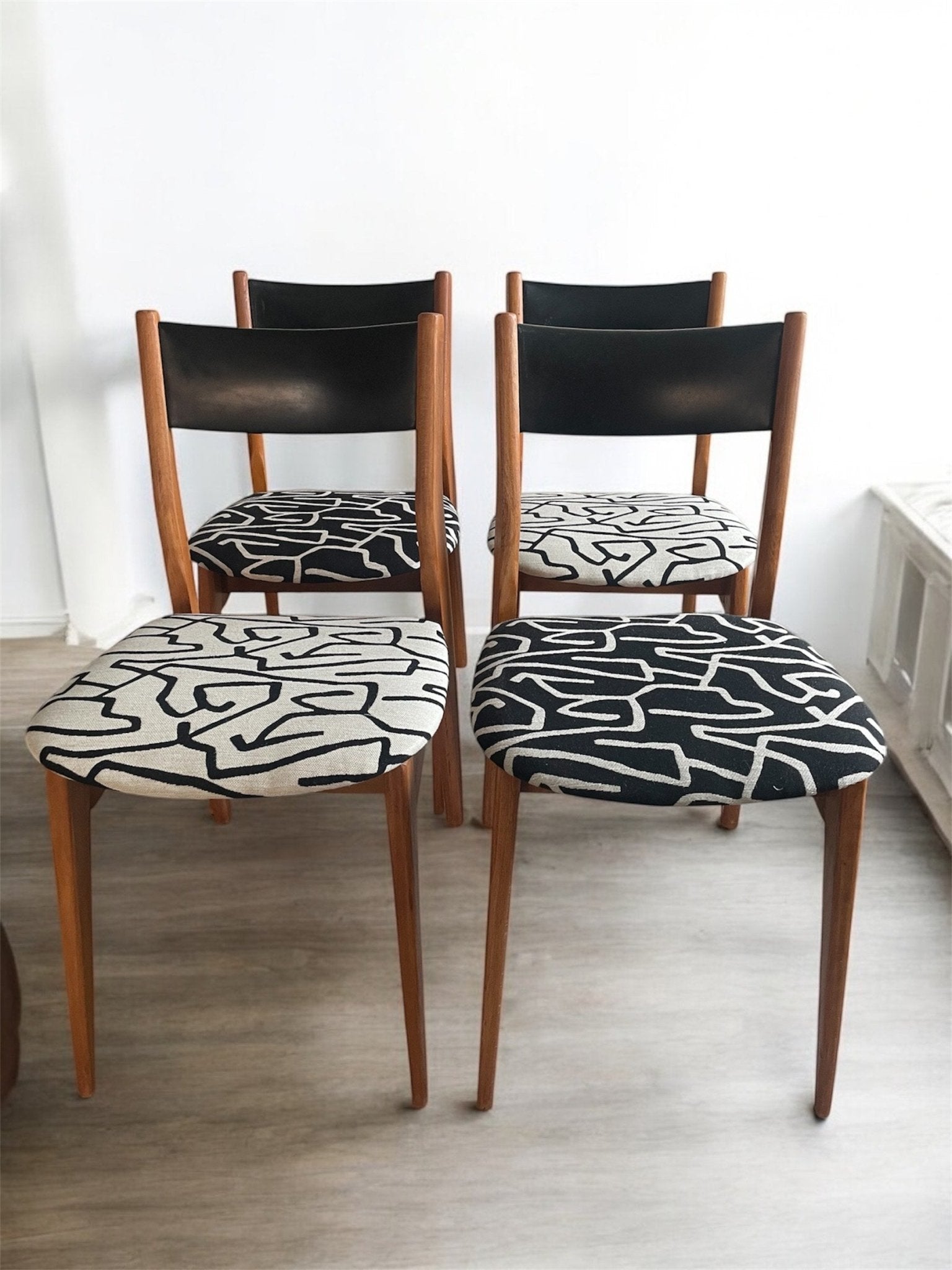 4 Chaises bistrot vintage années 50 restaurées - Ethic Atelier