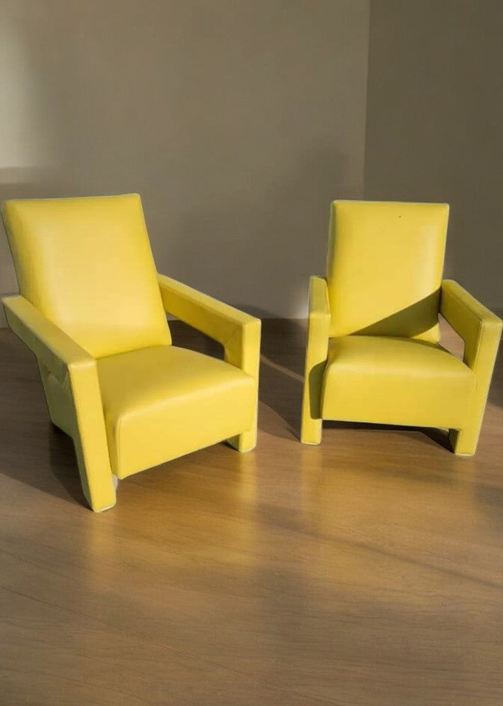 Paire de Fauteuils en Cuir Jaune Soleil Modèle Utrecht par Gerrit Thomas Rietveld – Vers 1980