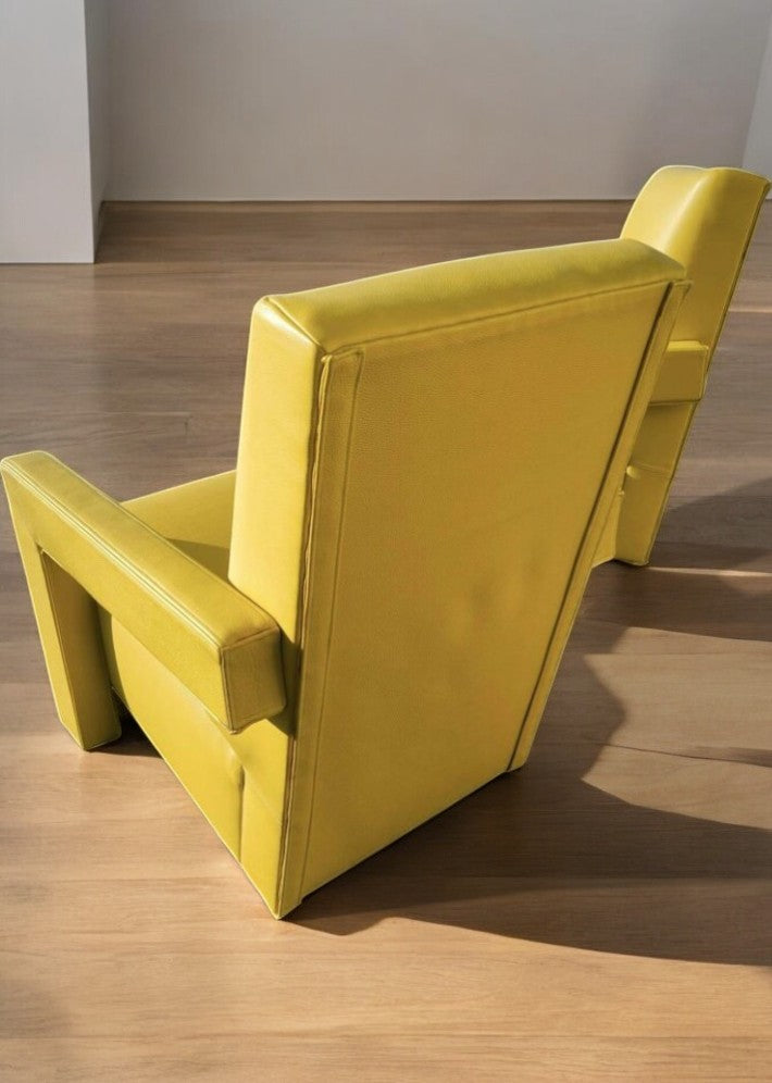 Paire de Fauteuils en Cuir Jaune Soleil Modèle Utrecht par Gerrit Thomas Rietveld – Vers 1980