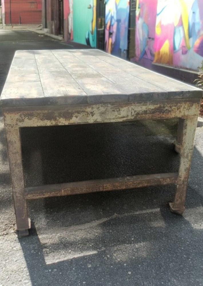 Table Établi en Acier et Bois – Vers 1900