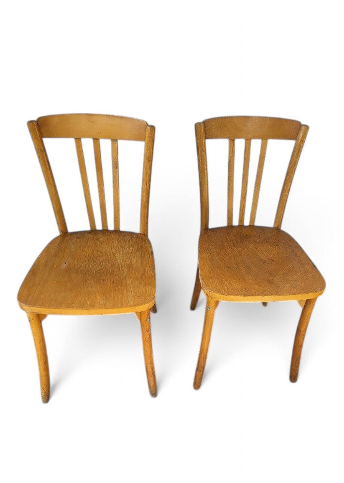 Paire de Chaises de Bistrot Monobloc – Authenticité et Charme