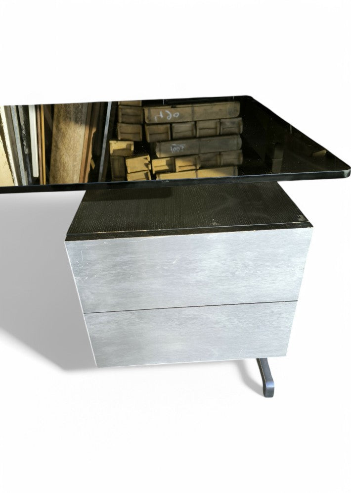 Bureau en Fonte d'Aluminium avec Plateau Verre Fumé par Etienne FERMIGIER vers 1970