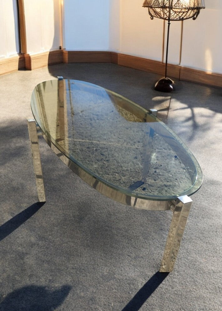 Table Basse Elliptique Vintage en Acier Chromé et Verre Fumé - Années 70