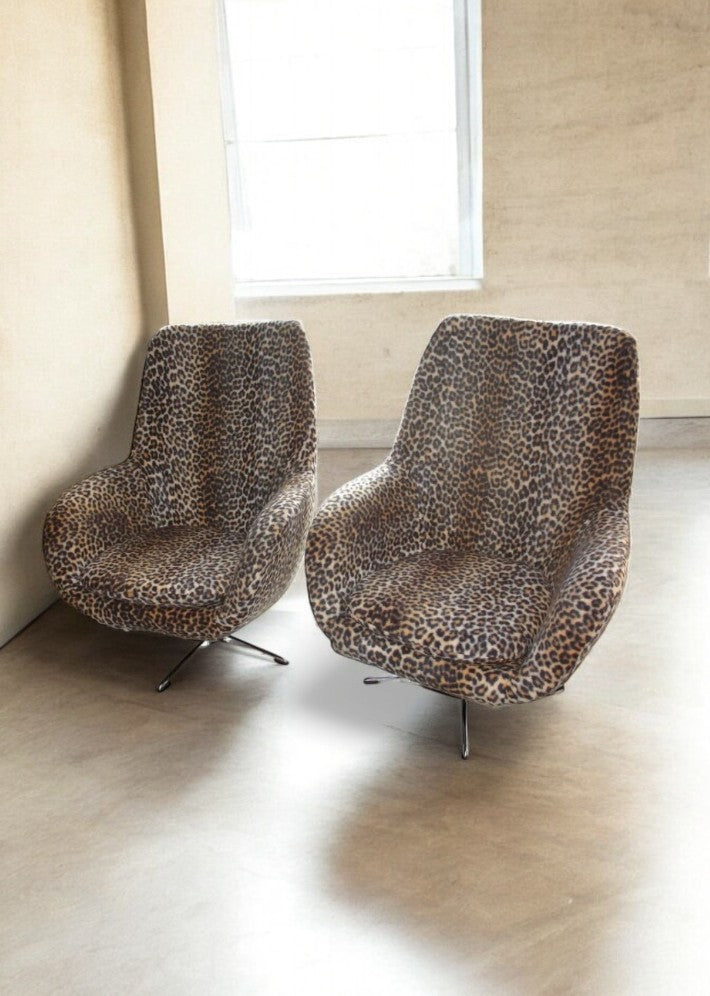 Paire de fauteuils œuf sur pieds étoiles en métal chromé de 1973