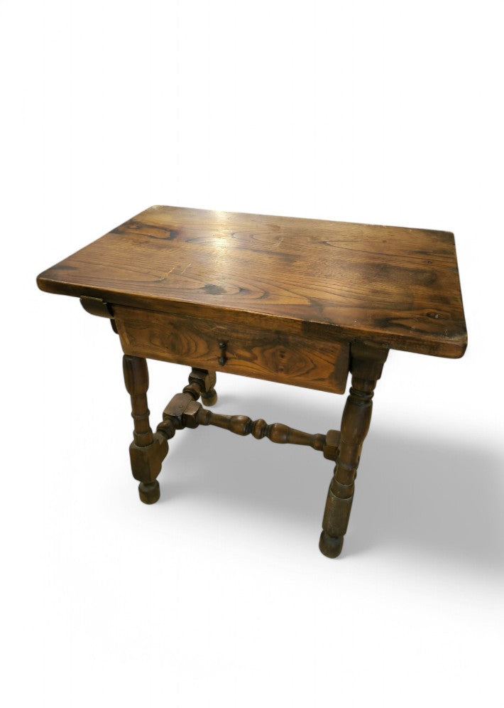 Table d'appoint art populaire en orme massif