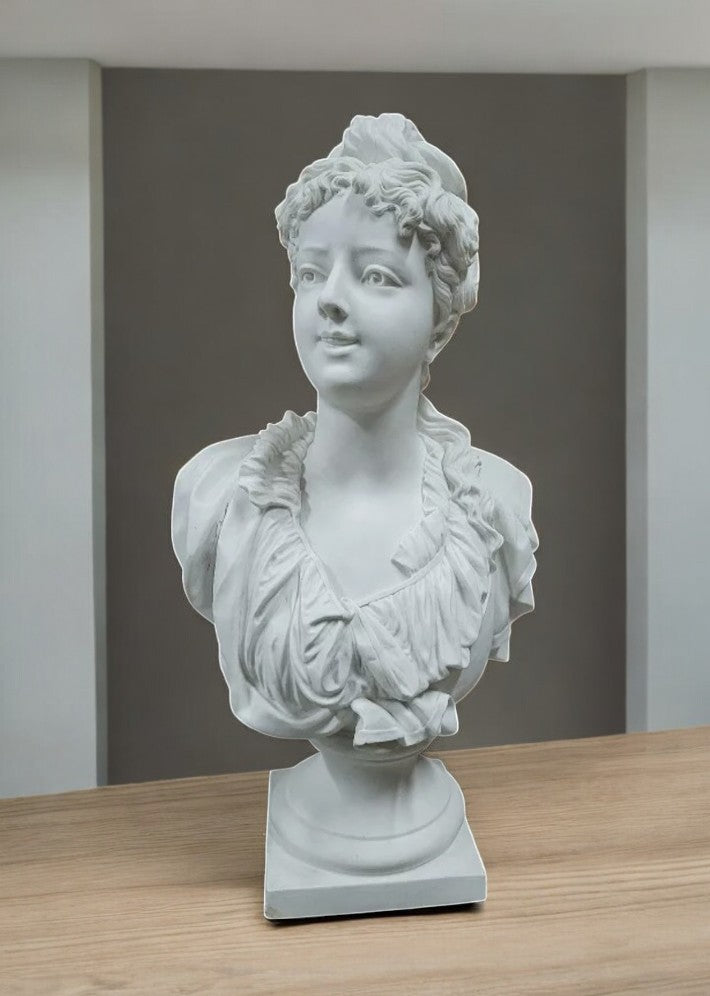 Buste de Femme en Biscuit
