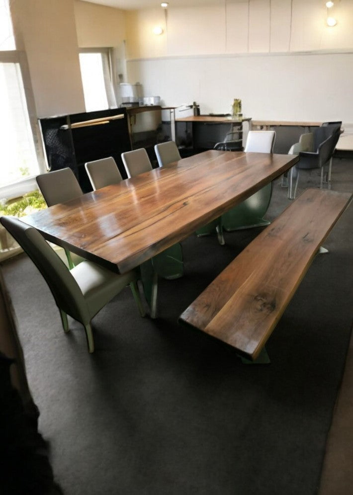 Table artistique en noyer et acier avec son banc et 6 chaises cuir