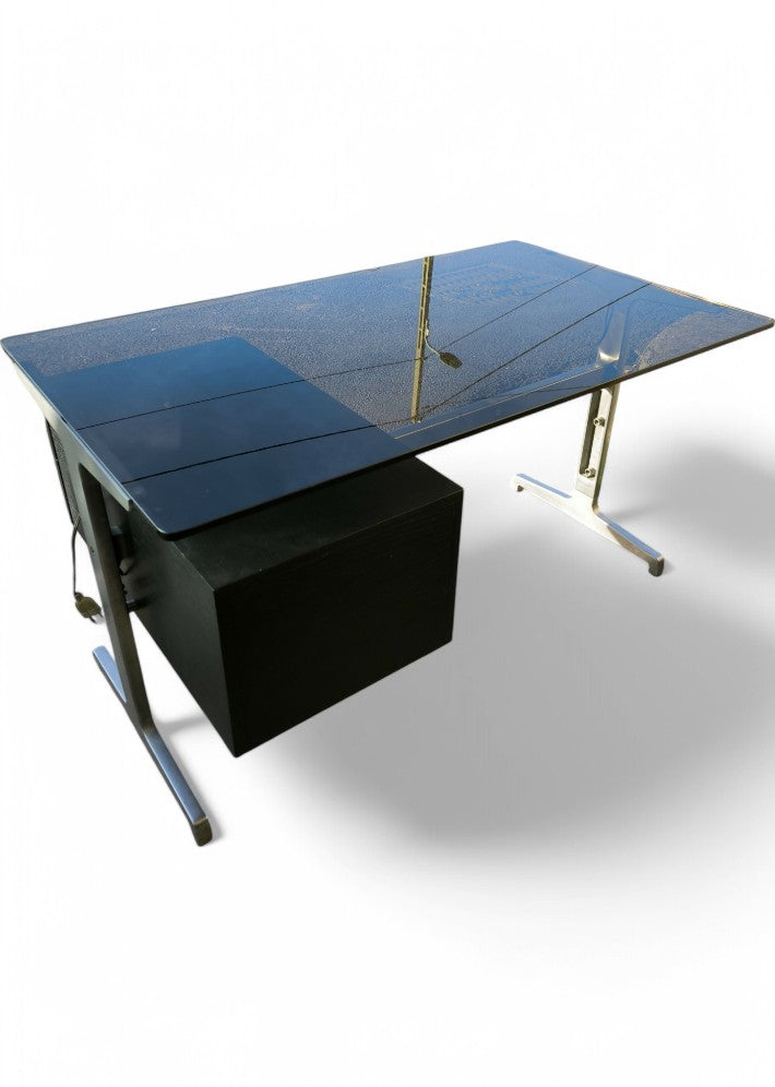 Bureau en Fonte d'Aluminium avec Plateau Verre Fumé par Etienne FERMIGIER vers 1970