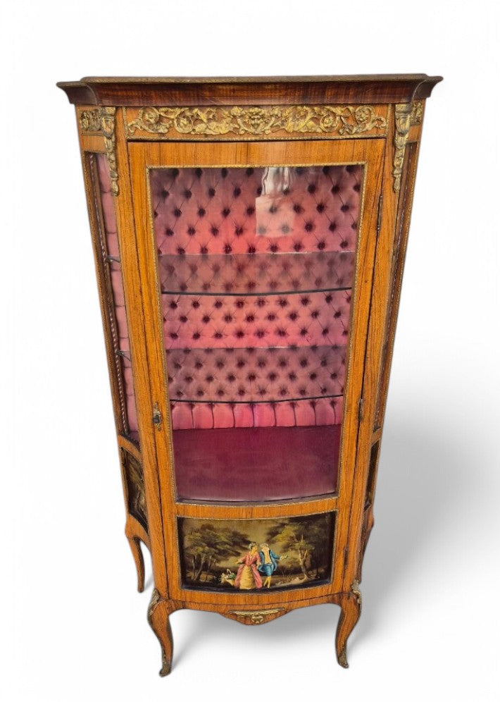 Vitrine Louis XV avec Scène Romantique