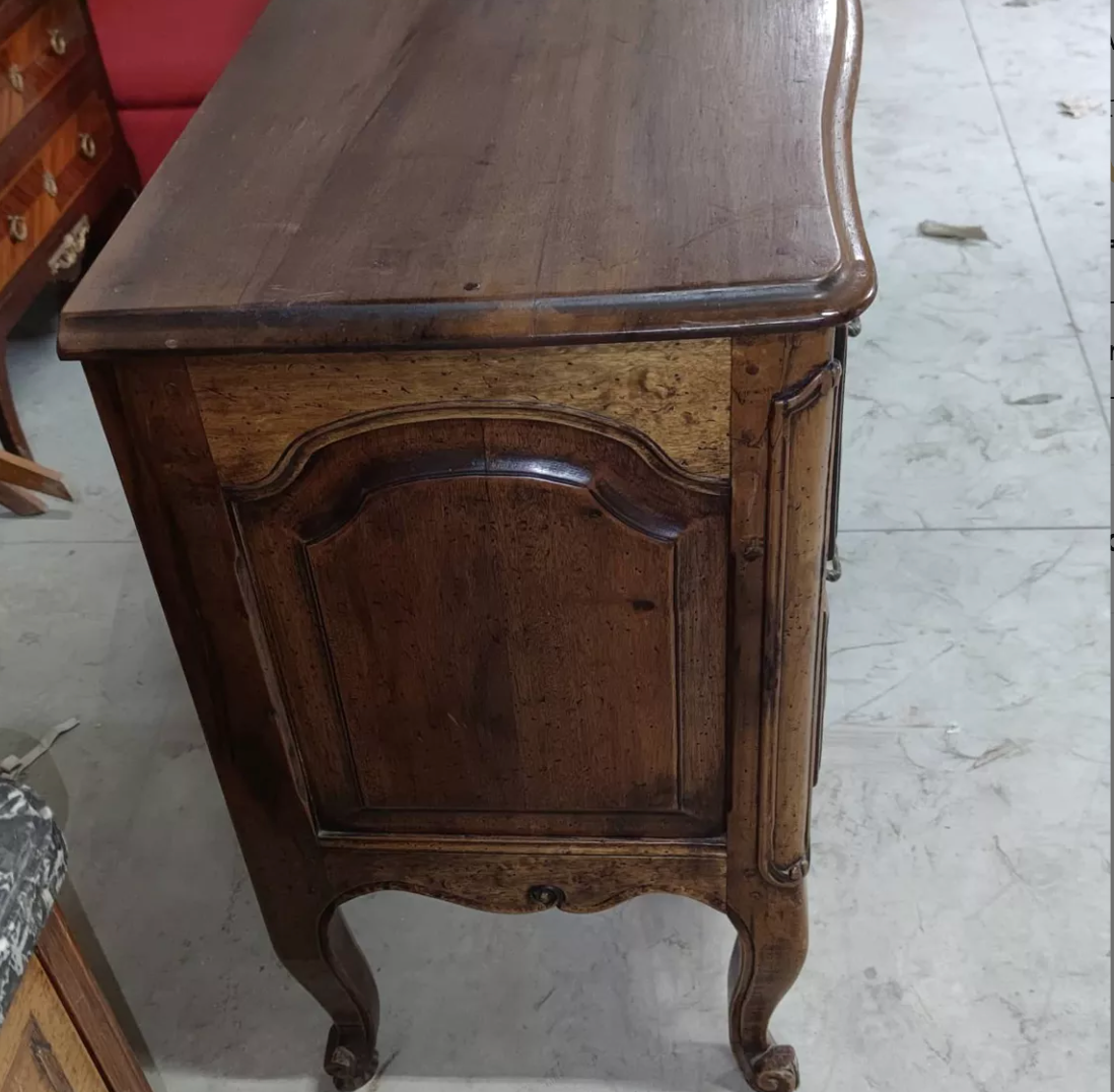 Commode Sauteuse en Aulne de Style Provençal