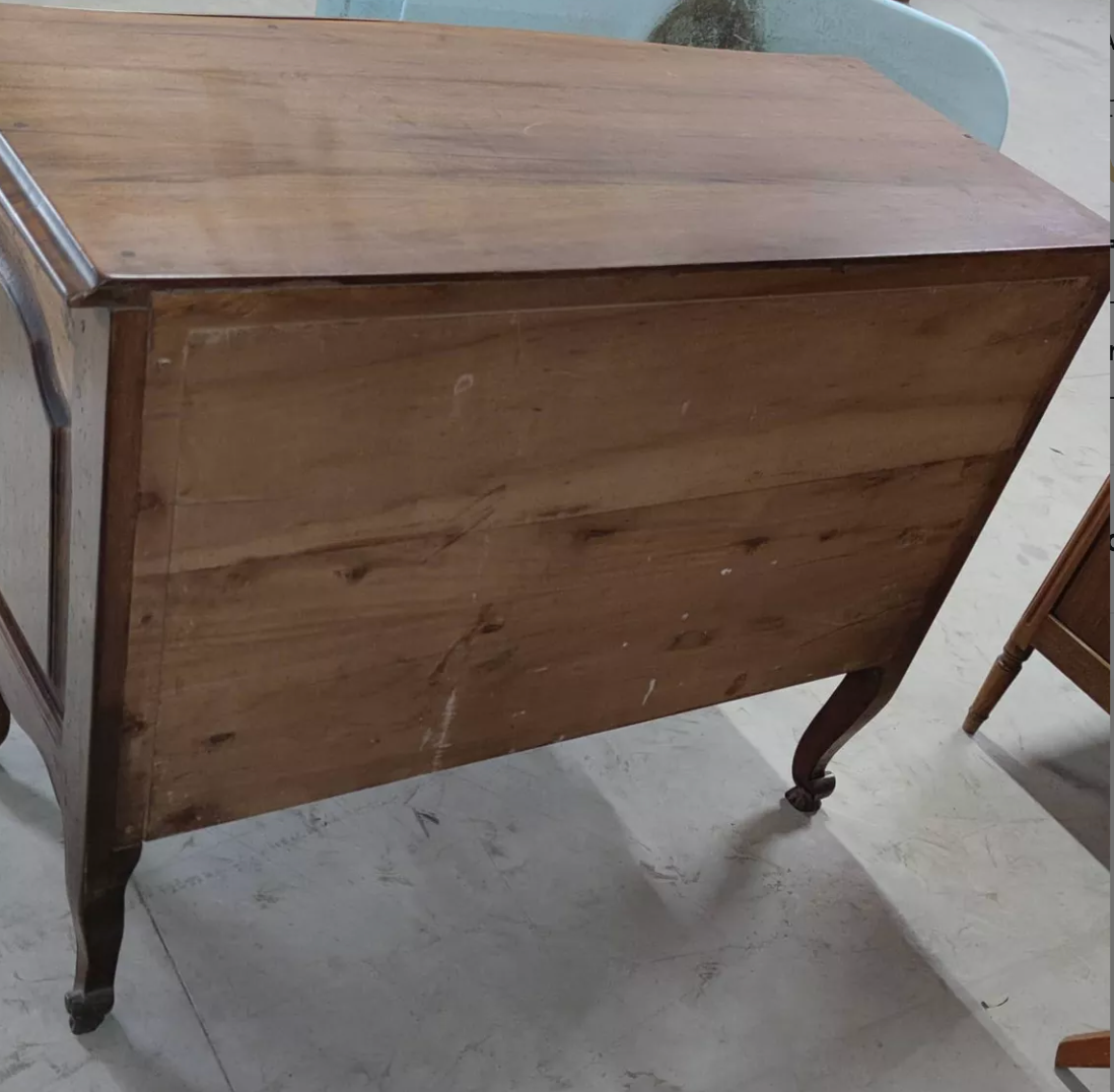 Commode Sauteuse en Aulne de Style Provençal