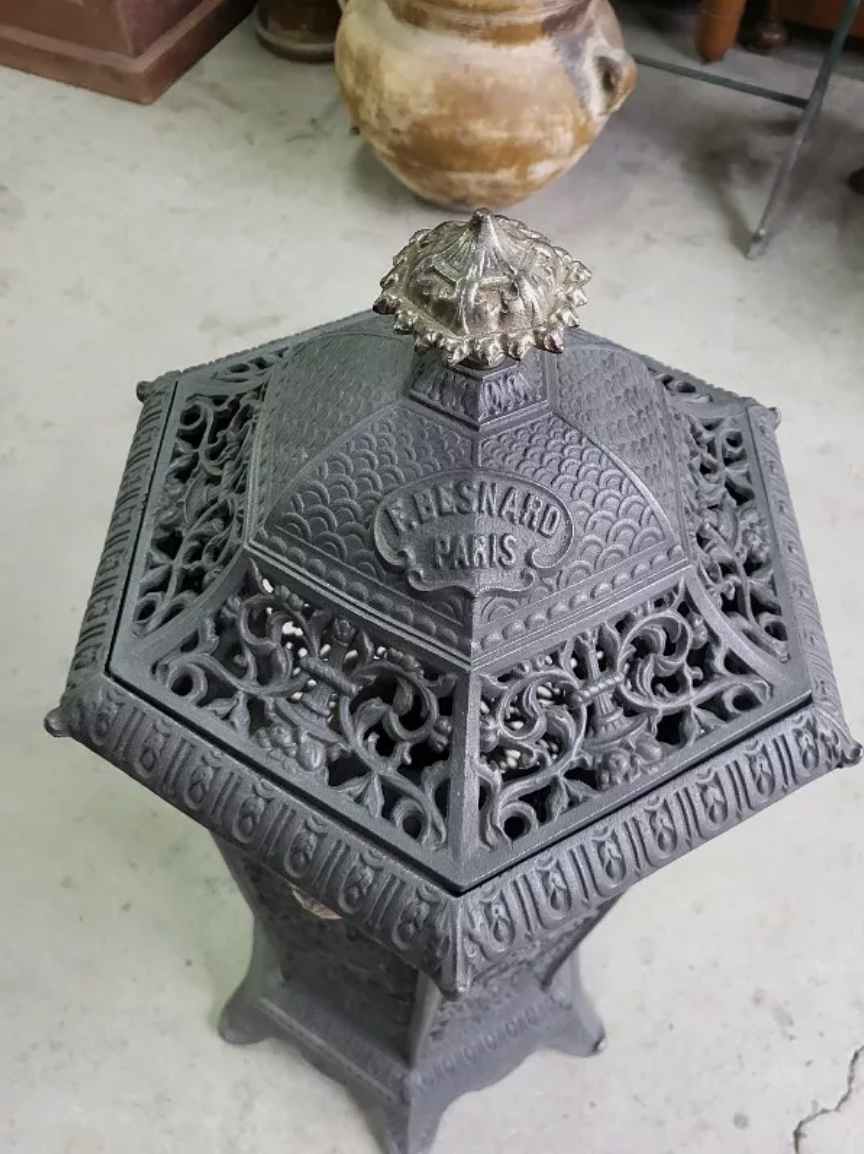 Lanterne extérieure en fonte de F. Besnard Paris