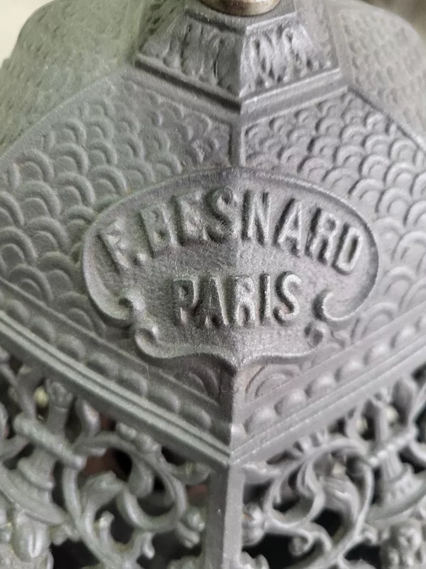 Lanterne extérieure en fonte de F. Besnard Paris