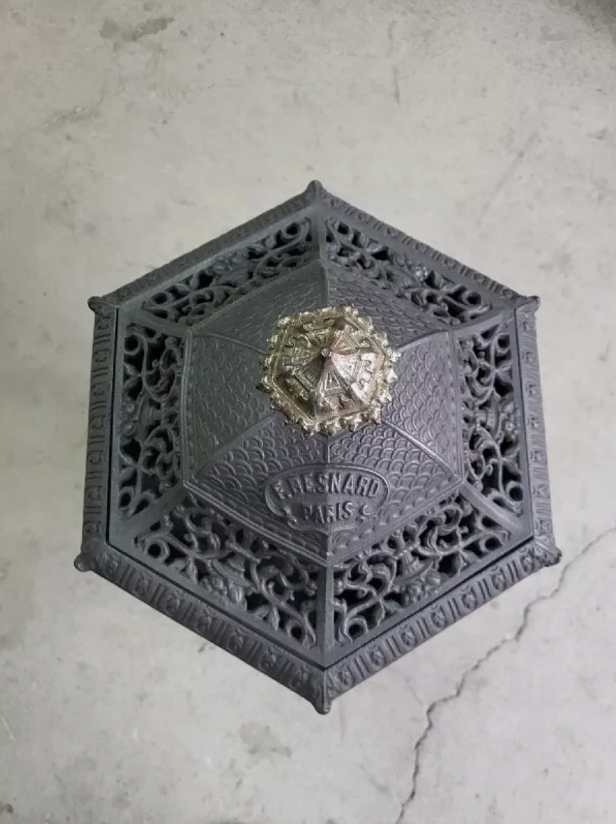 Lanterne extérieure en fonte de F. Besnard Paris