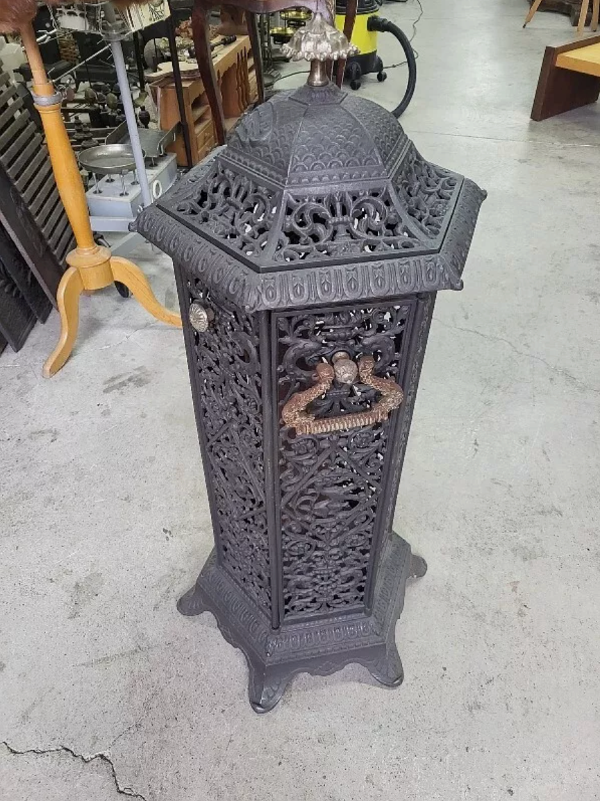 Lanterne extérieure en fonte de F. Besnard Paris