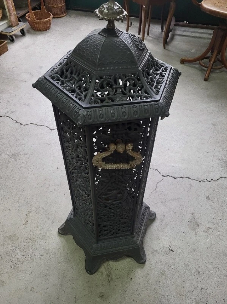 Lanterne extérieure en fonte de F. Besnard Paris