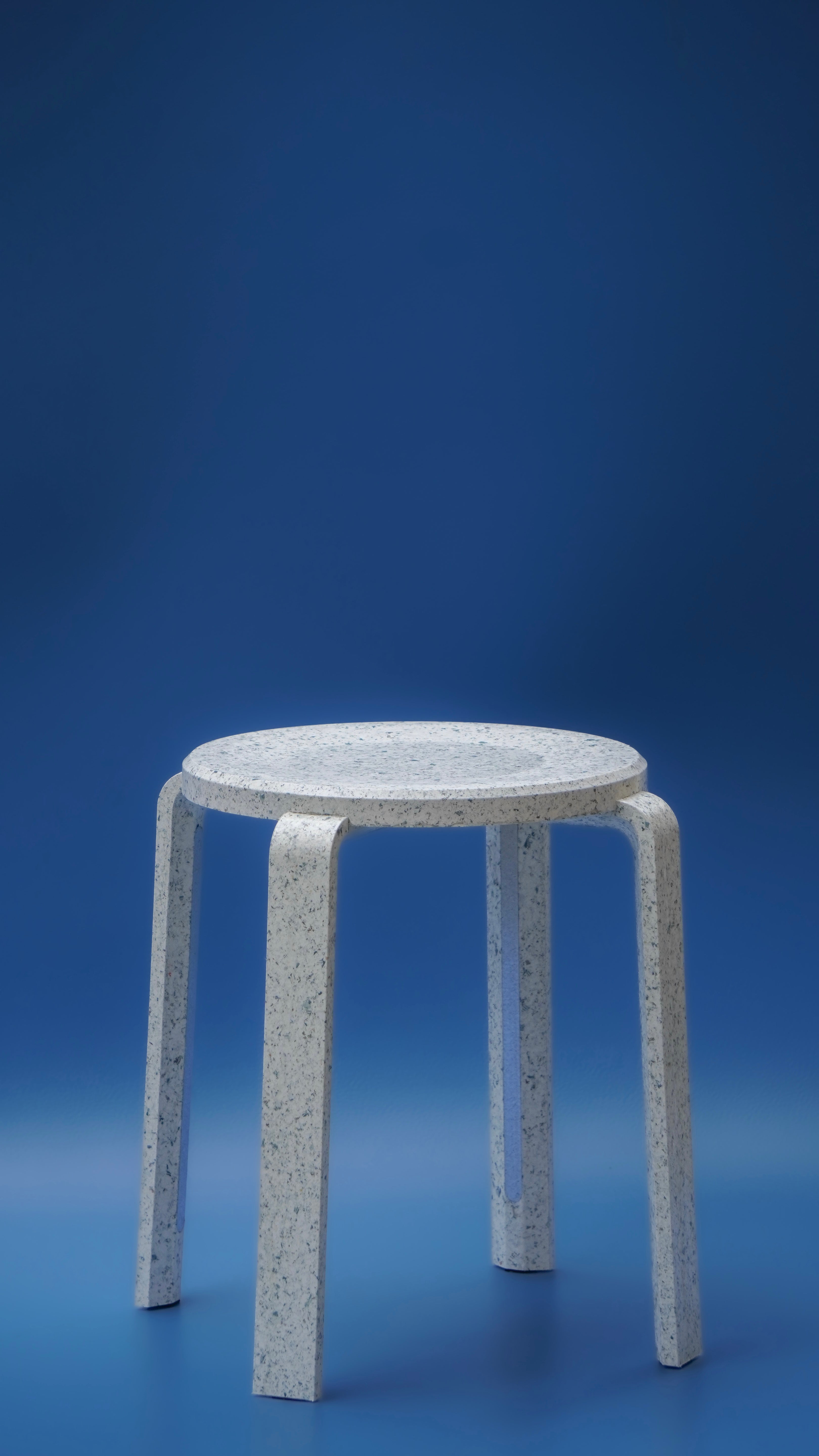 Tabouret Billex en Broyat de Billets de Banque Upcyclés