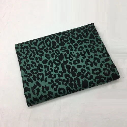 Tissu Jeans Imprimé Léopard "Élégance et Confort"