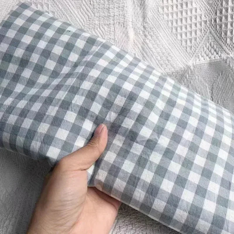 Tissu à Carreaux "Confort et Élégance"