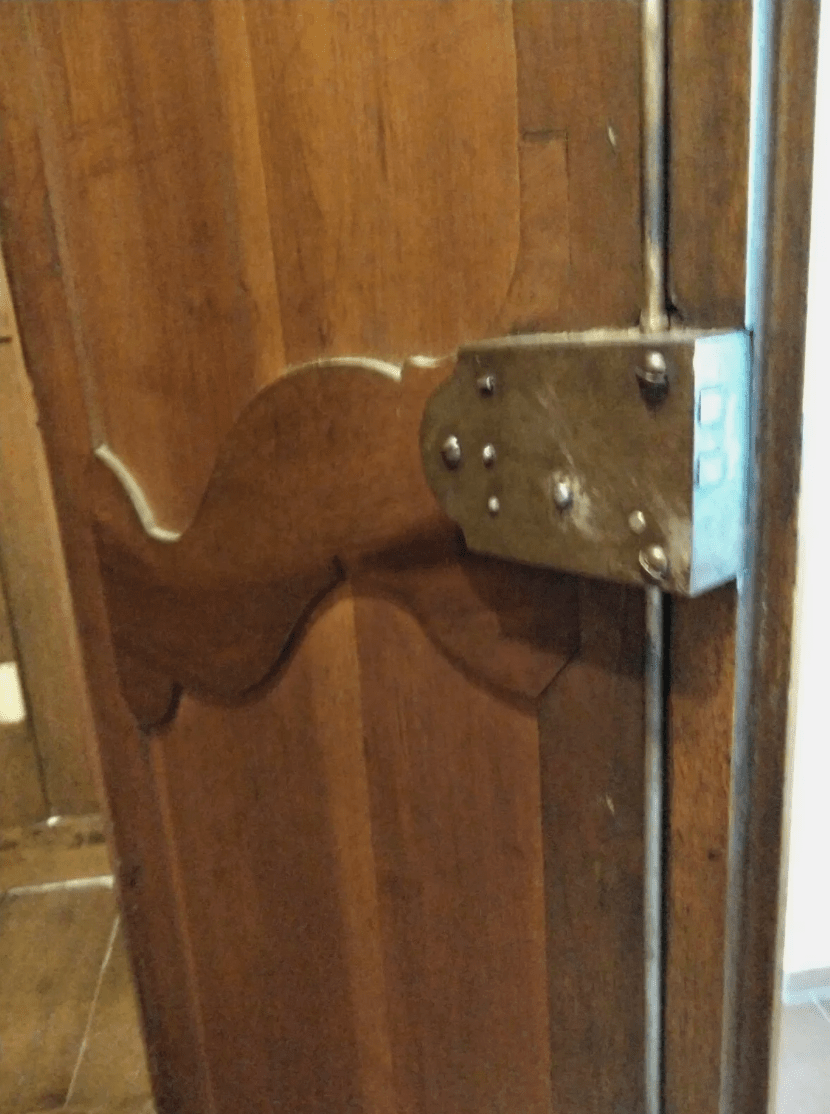 Armoire en noyer massif époque transtion et datant de la fin du XVIII - Ethic Atelier