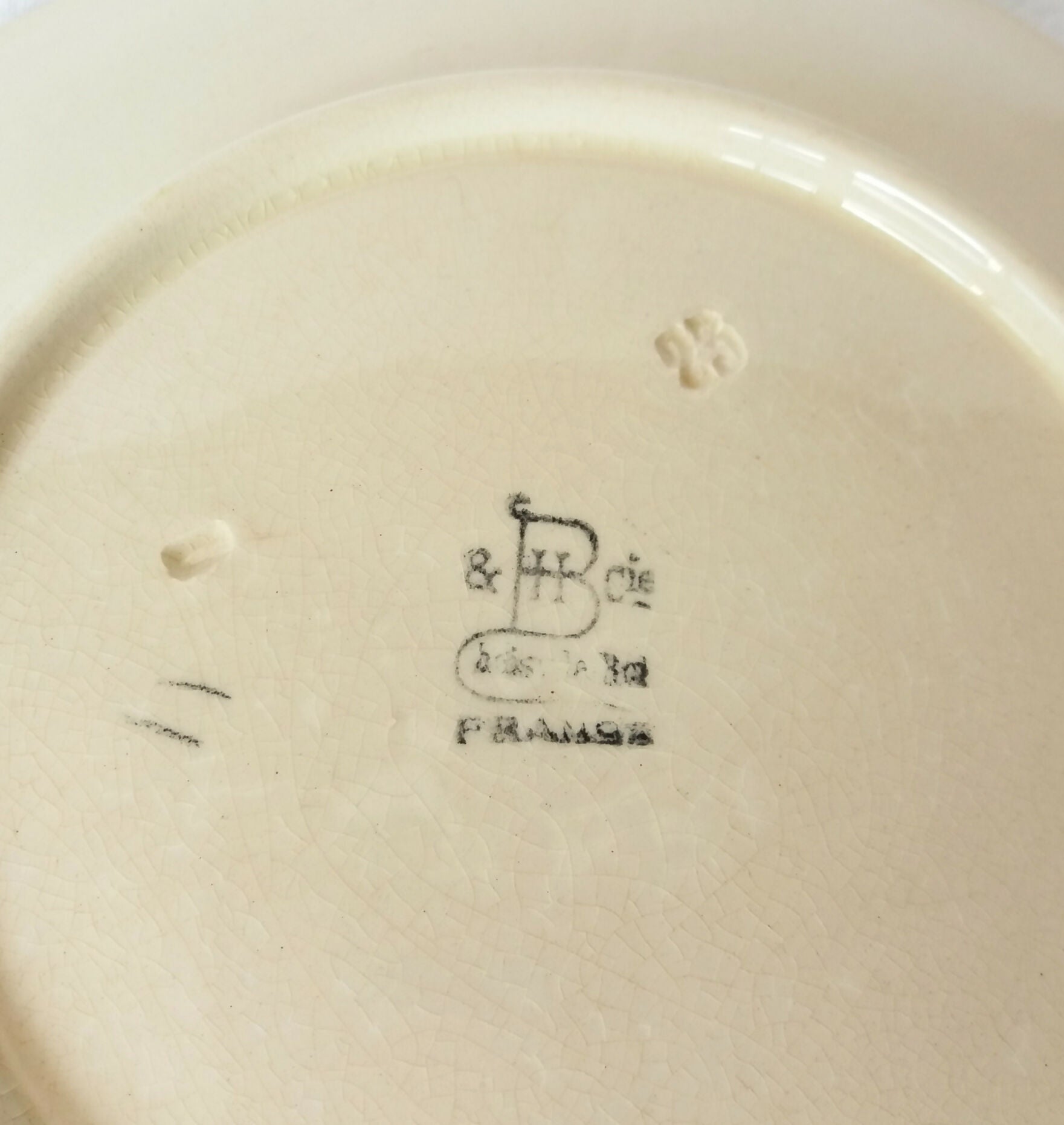 Assiettes en barbotine décor pomme - Choisy le Roi - Fin XIXe - Ethic Atelier