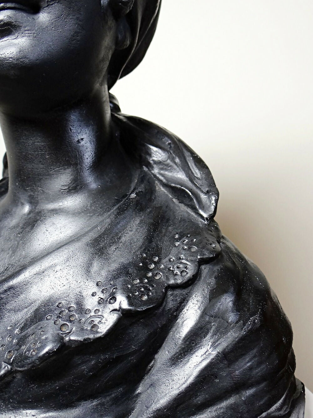 Buste de jeune femme en plâtre 1900 - 1930 monochrome Citti & Frère - Ethic Atelier