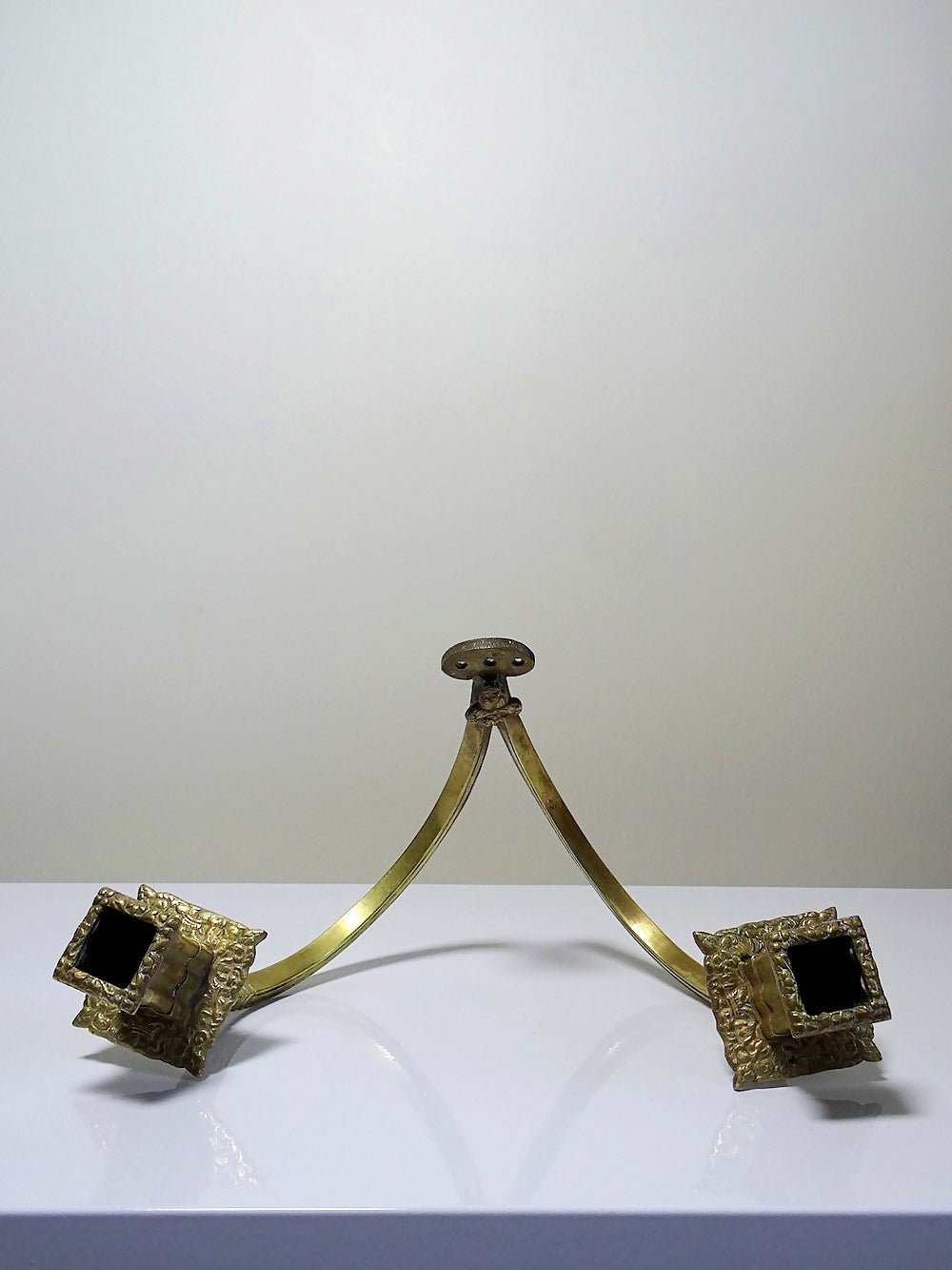 Chandelier mural 2 flammes style Haute Epoque XIXe bronze doré "à la financière" - Ethic Atelier