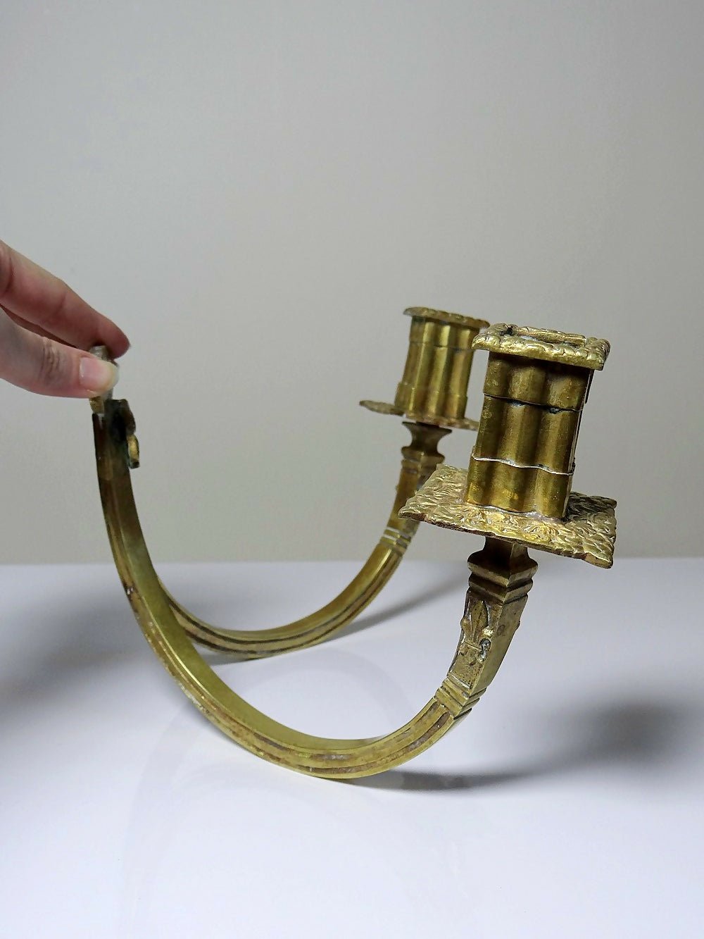 Chandelier mural 2 flammes style Haute Epoque XIXe bronze doré "à la financière" - Ethic Atelier