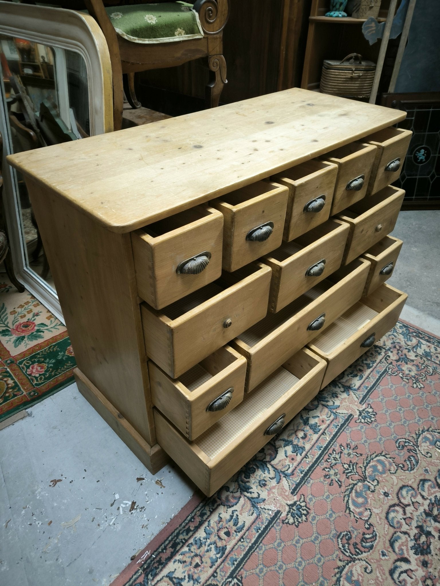 Commode en pin à 13 tiroirs - Ethic Atelier