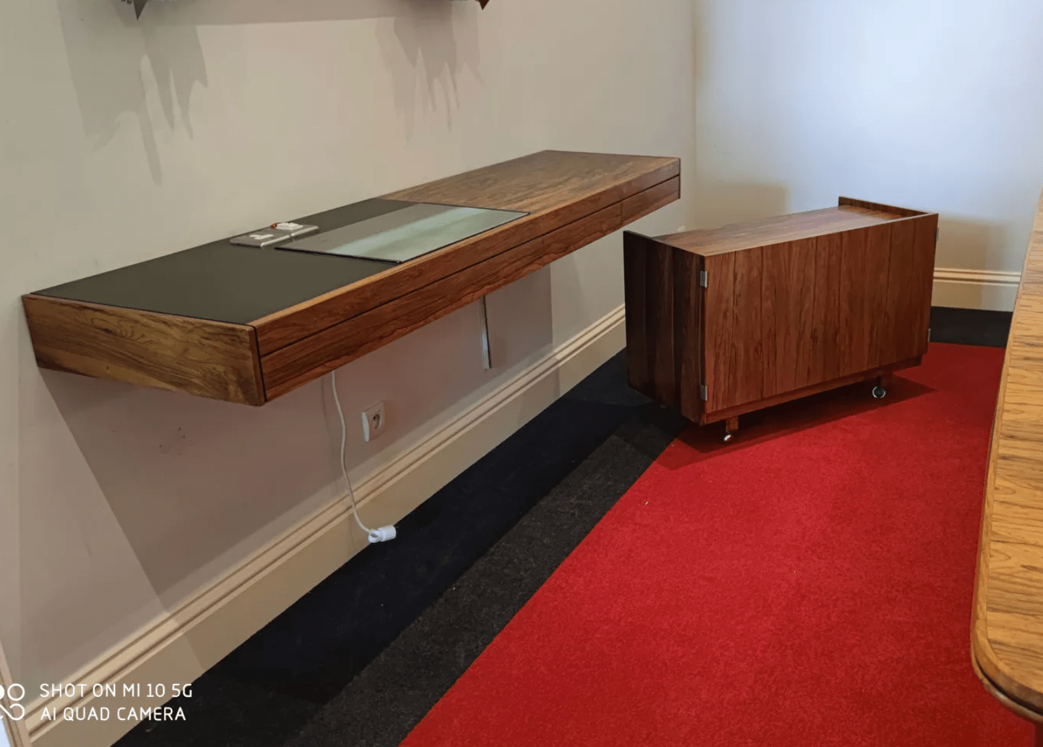 Console Suspendue en Palissandre de Rio par Robert Heritage pour Archie Shine – Vers 1960 - Ethic Atelier