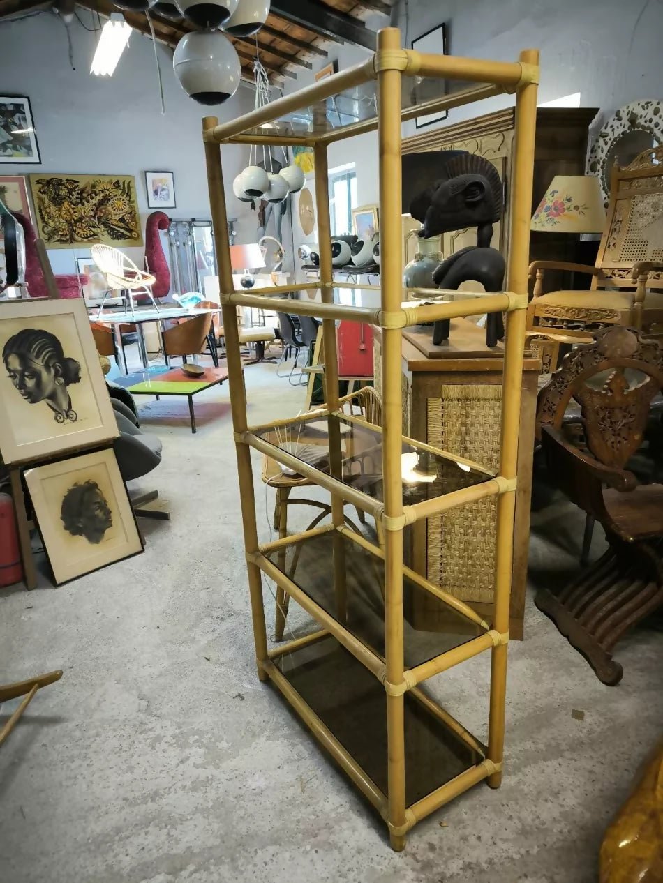 Étagère bibliothèque en bambou et verre fumé vers 1970 - Ethic Atelier