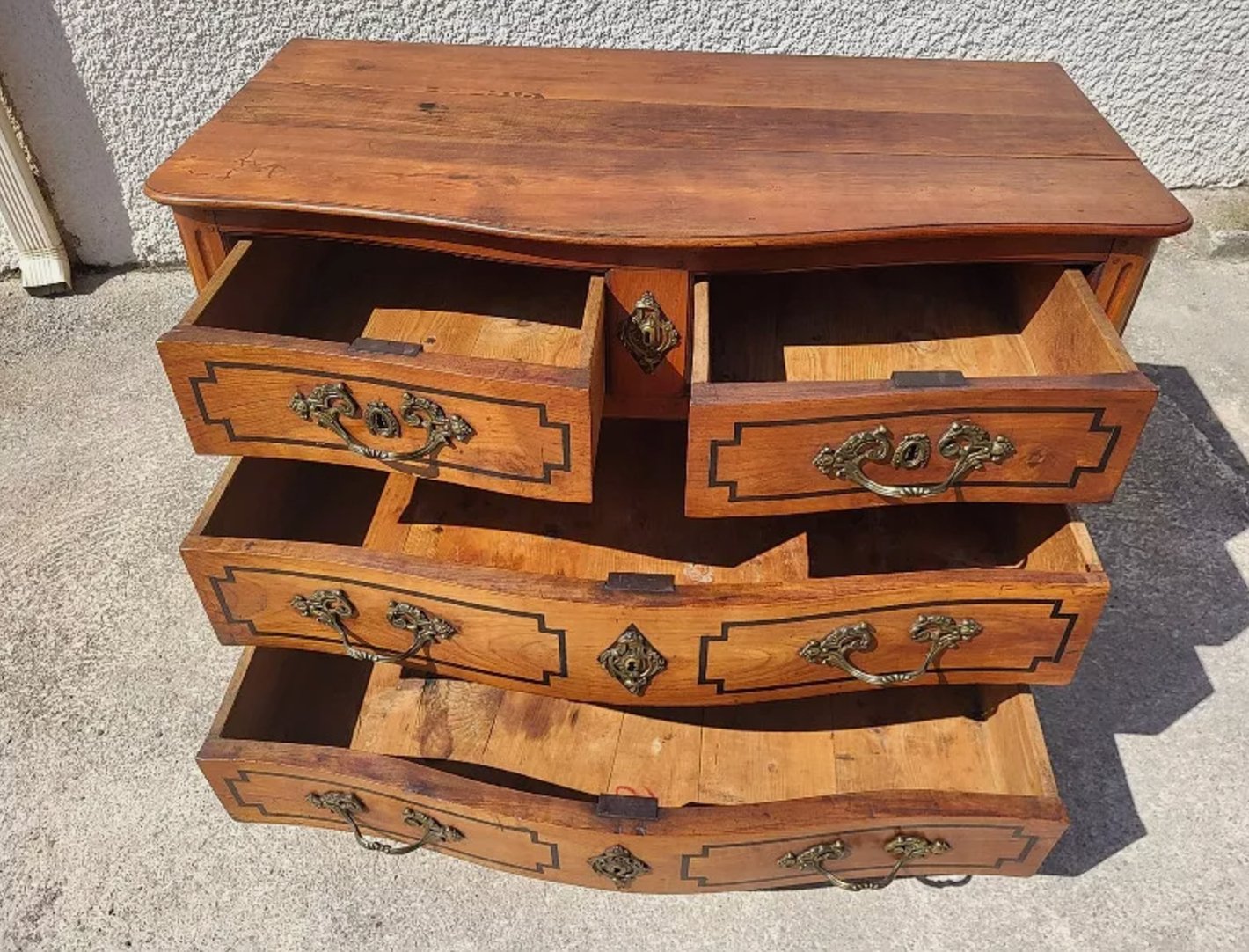 Exceptionnelle Commode Transition Louis XV Louis XVI en Merisier Massif - XVIIIe Siècle