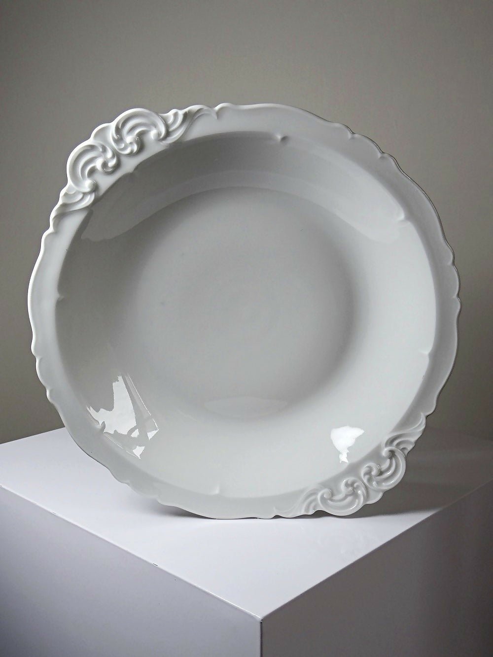 Grand plat de service creux porcelaine fine de Limoges blanche vintage/ancien - Ethic Atelier