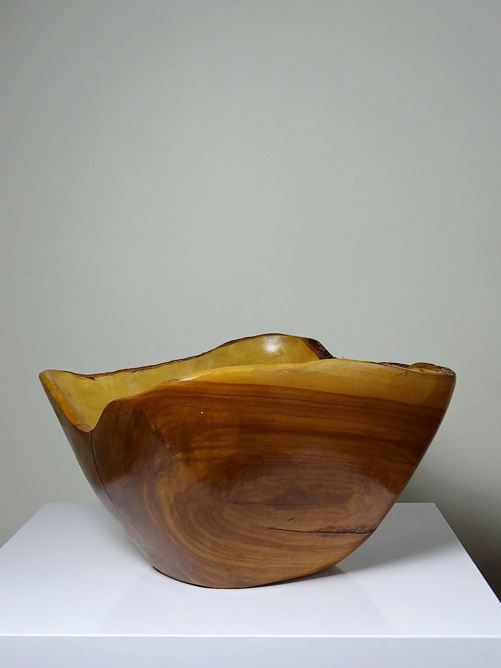 Grande coupe en bois d'olivier Riviera brutaliste artisanat circa 1950 - Ethic Atelier