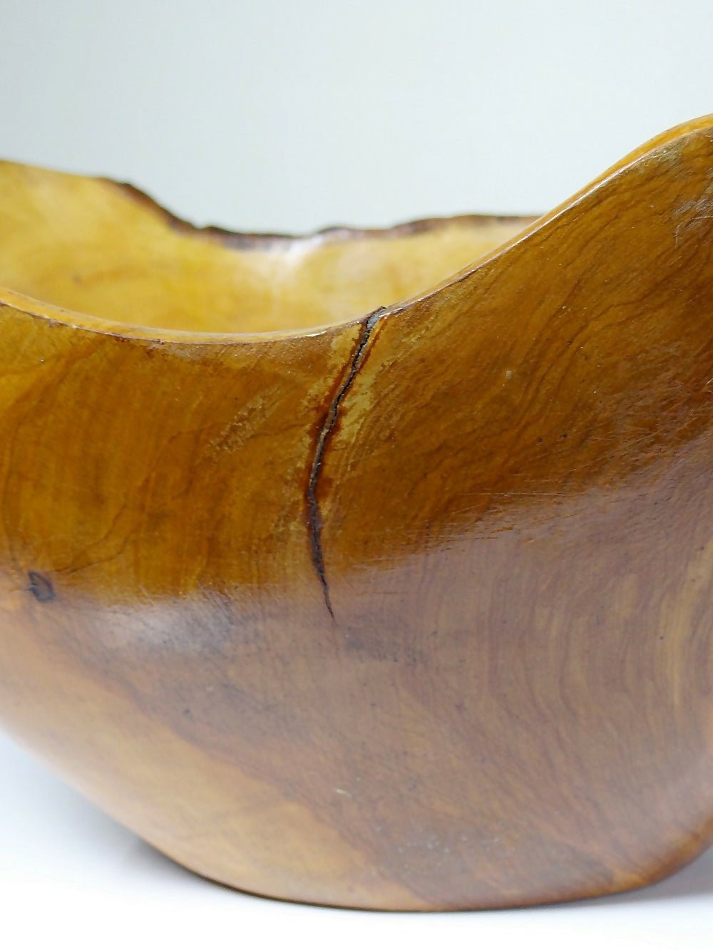 Grande coupe en bois d'olivier Riviera brutaliste artisanat circa 1950 - Ethic Atelier