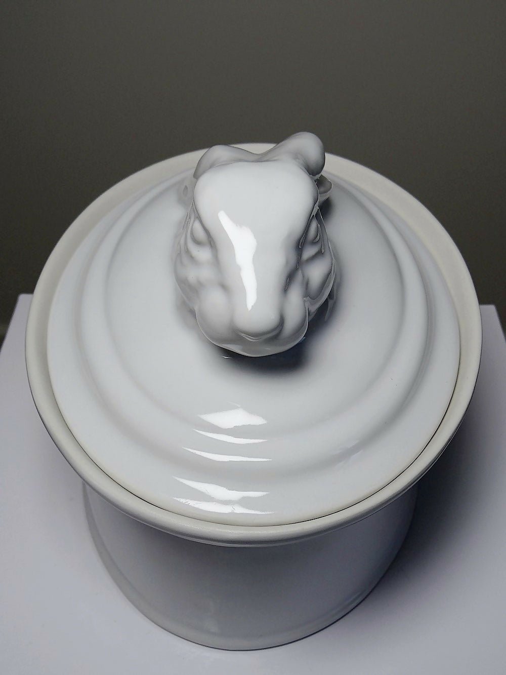 Grosse terrine en faïence blanche vintage tête de lièvre, lapin - Ethic Atelier