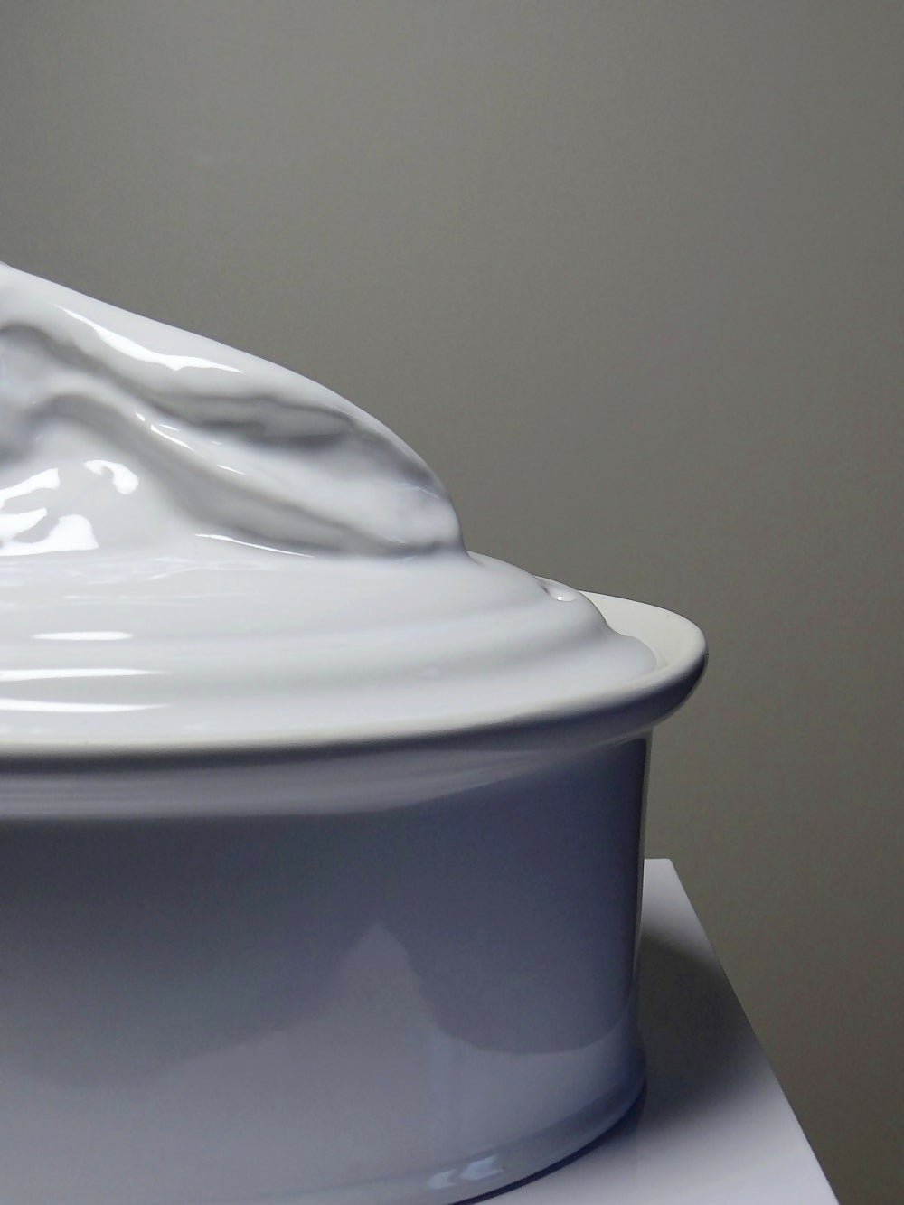 Grosse terrine en faïence blanche vintage tête de lièvre, lapin - Ethic Atelier