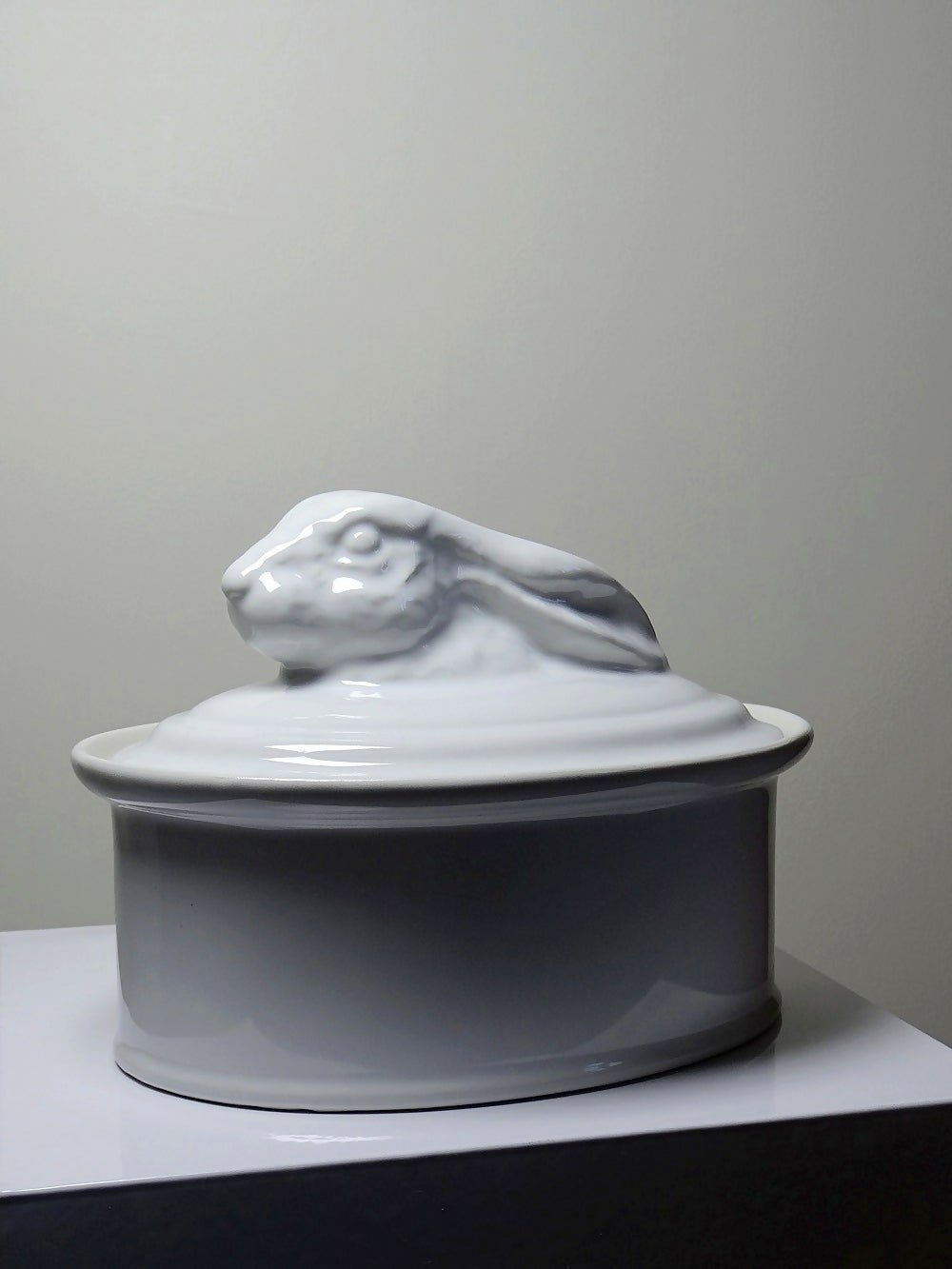 Grosse terrine en faïence blanche vintage tête de lièvre, lapin - Ethic Atelier