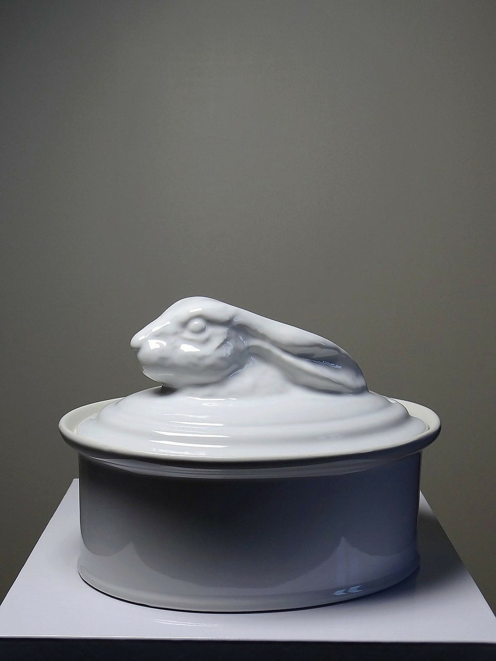 Grosse terrine en faïence blanche vintage tête de lièvre, lapin - Ethic Atelier