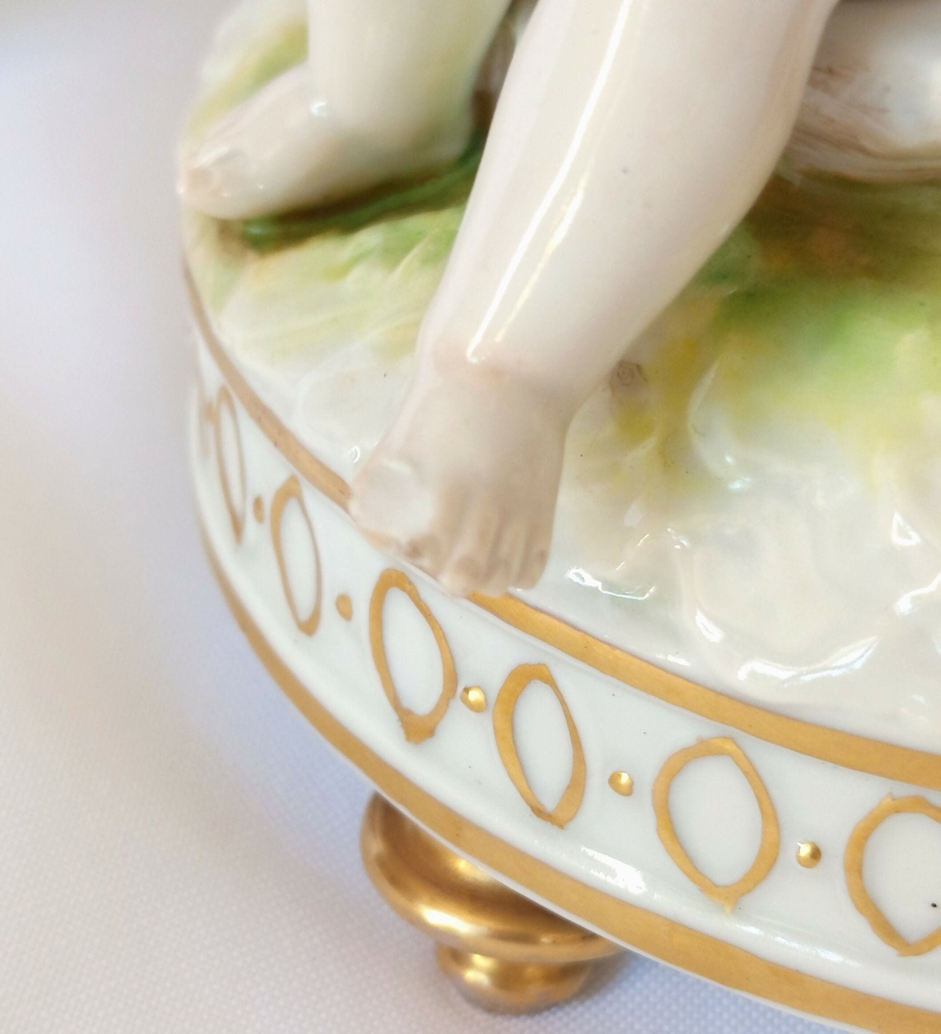 Groupe de putti en Porcelaine Aelteste Volkstedt - 1ere moitié du XXe siècle - Ethic Atelier