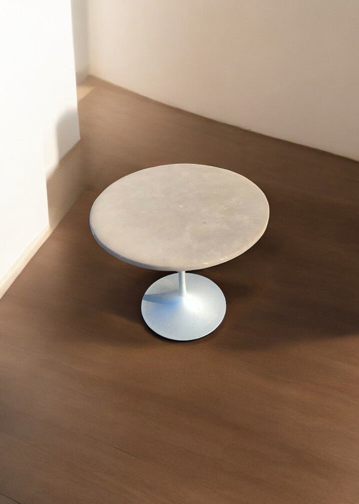 Guéridon pied tulipe en aluminium dans le Goût d'Eero Saarinen vers 1970 - Ethic Atelier