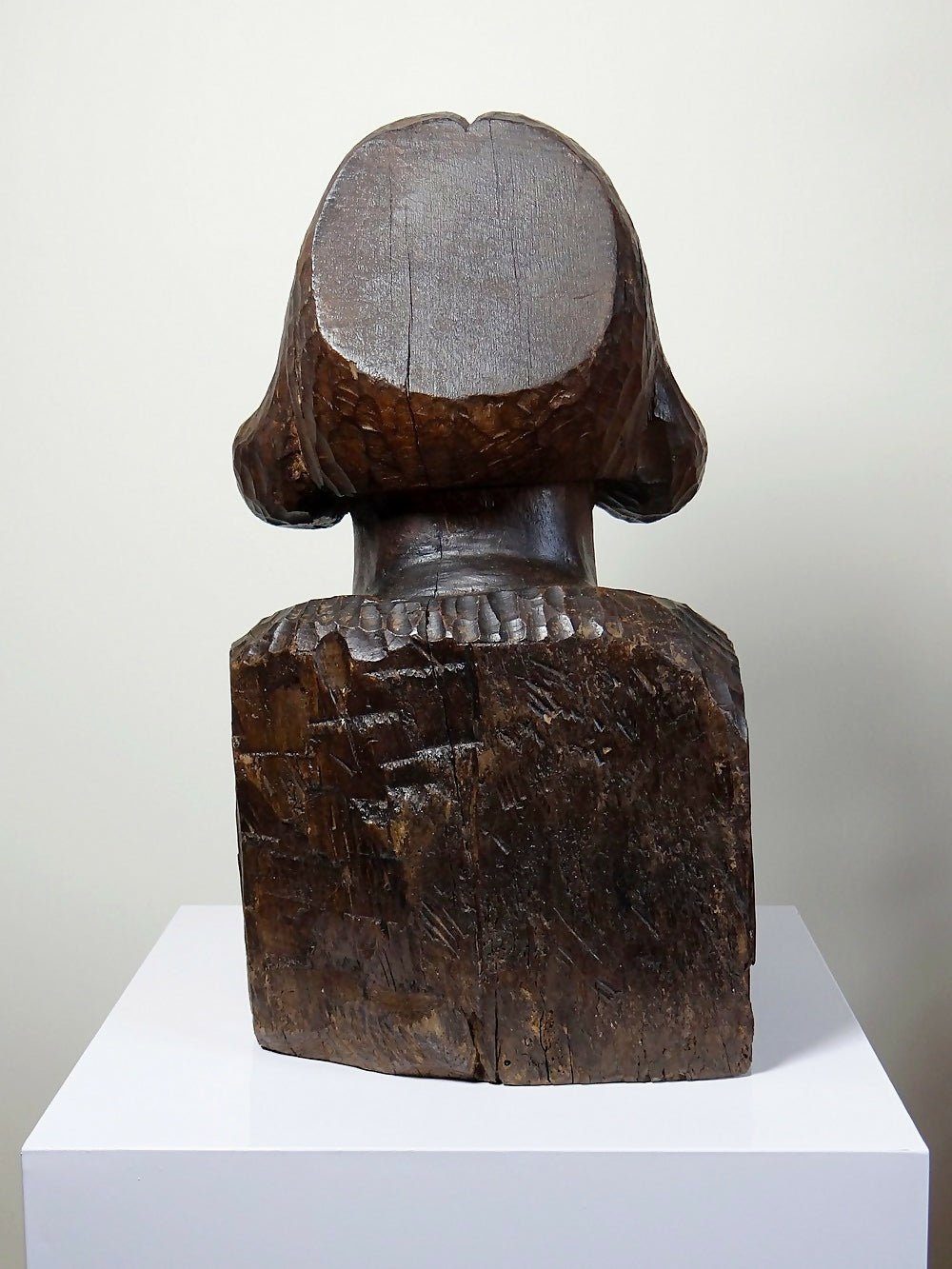 Imposant buste de femme en bois massif sculpté à la gouge XIXe - Ethic Atelier