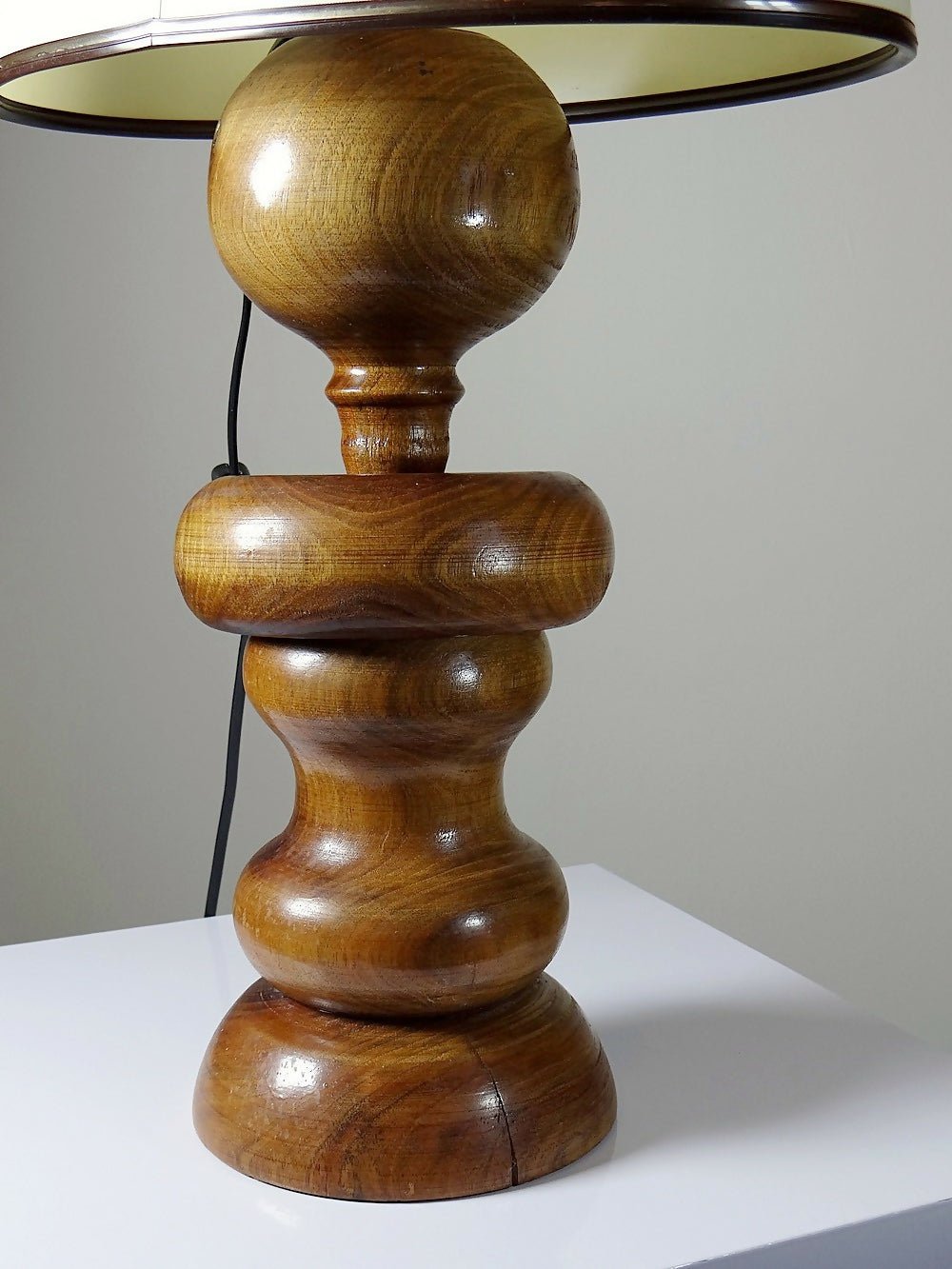 Imposante lampe style scandinave vintage designe bois tourné sculpté avec anneau - Ethic Atelier