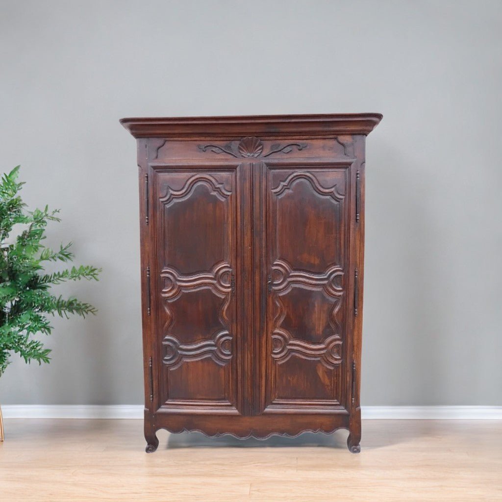 Jolie Armoire Louis XV en Noyer - XVIIIe Siècle - Ethic Atelier
