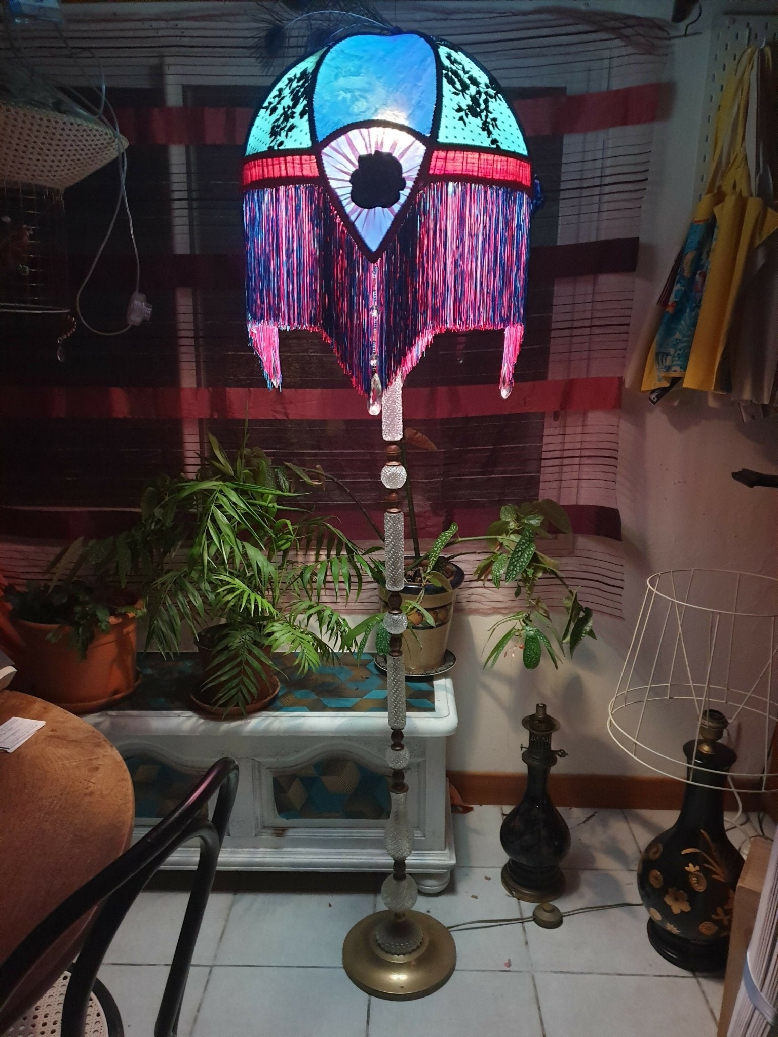 Lampadaire "Art Déco en turquoise et fuchsia " Haute Couture - Pièce unique - Ethic Atelier
