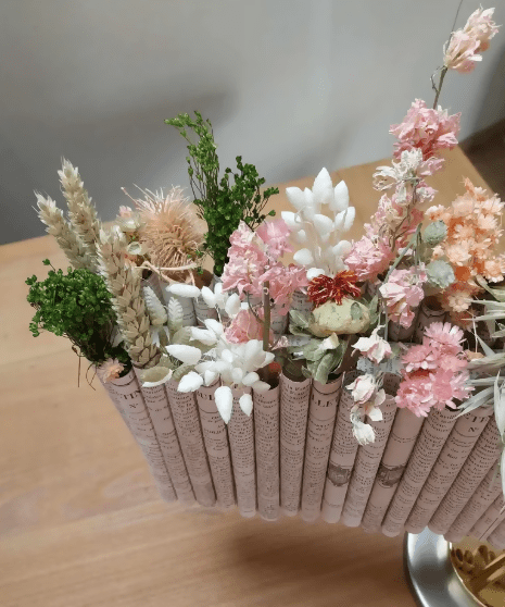 Lampe à poser Anthophile papier ancien, fleurs séchées - Pièce unique - Ethic Atelier