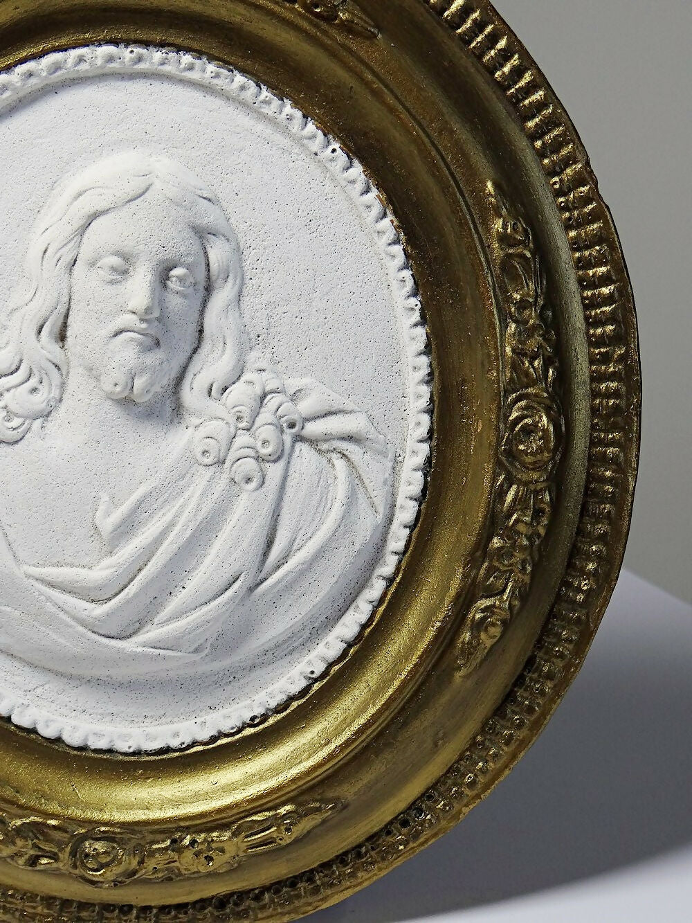 Médaillon mural religieux Christ plâtre ancien XIXe style Louis XVI XIXe - Ethic Atelier
