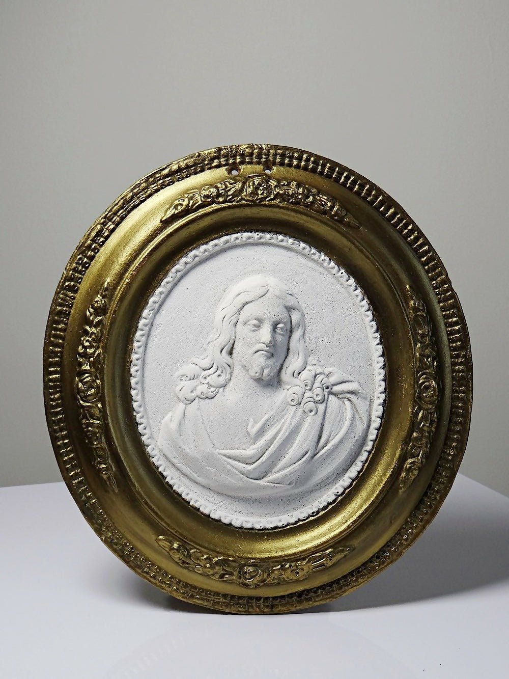 Médaillon mural religieux Christ plâtre ancien XIXe style Louis XVI XIXe - Ethic Atelier