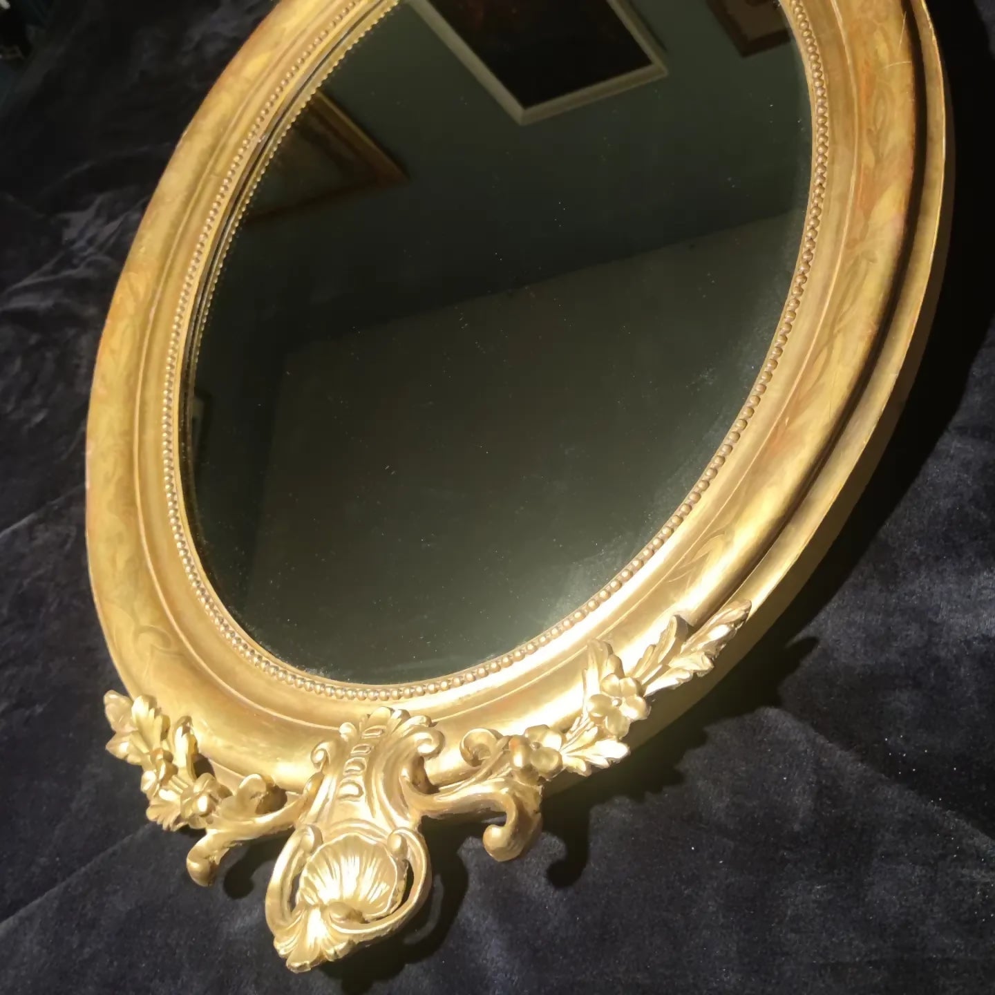 Miroir en médaillon doré à la feuille vers 1850/60 - Ethic Atelier